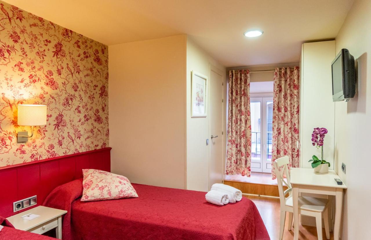 Hostal Matheu Мадрид Екстер'єр фото